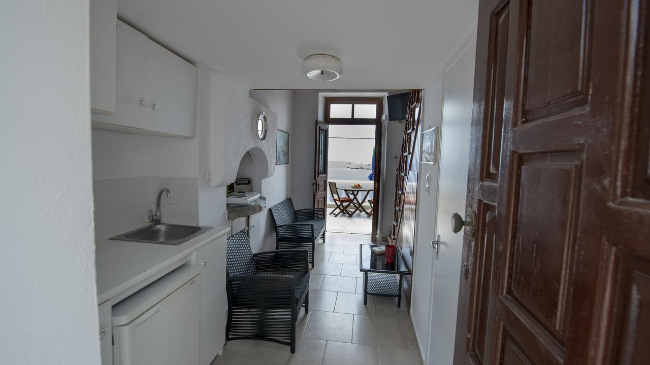 Roulas Apartments Chalki Town Exterior photo